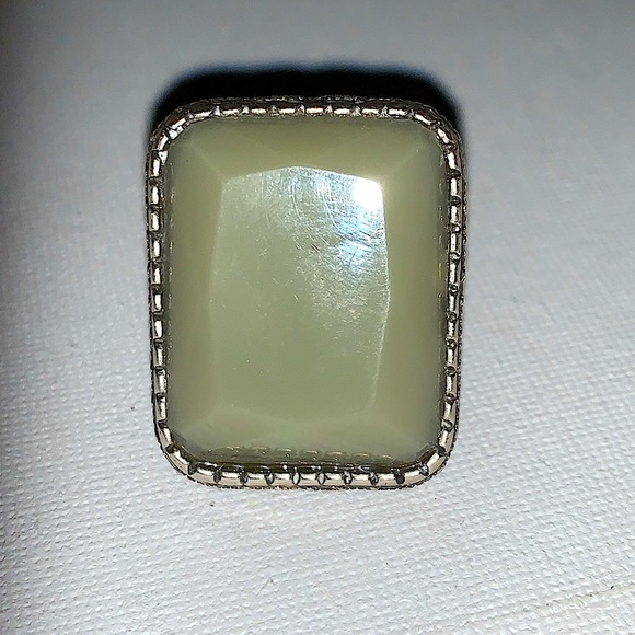 Antiqued Jade & Silver Ornamental Statement Ring size 8/8.5” Victorian Style - Picture 6 of 10